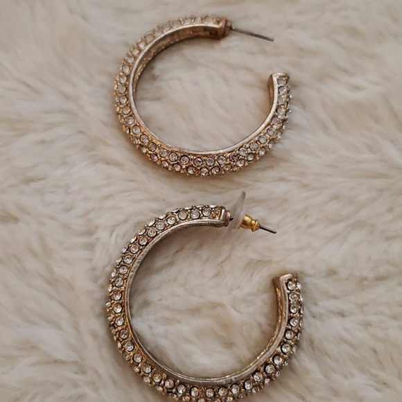 Vintage Cache Gold Rhinestone Earrings. - Picture 6 of 9